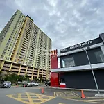 Pv12 Platinum Lake Condominium
